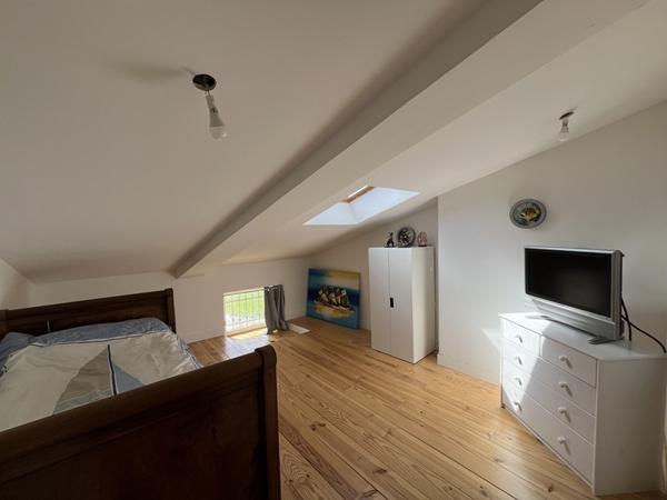 Maison
         8 pièces
        - 245 m² Exclusivité 399 000 € *