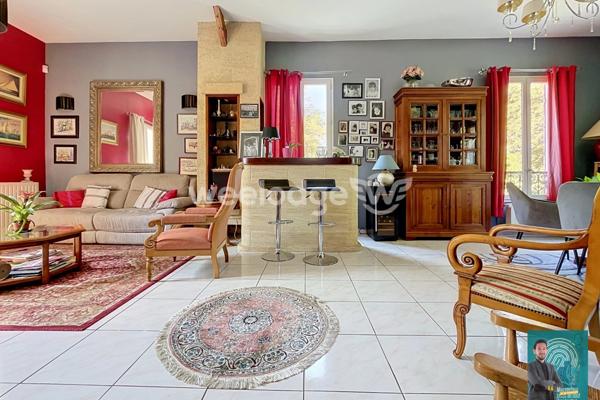 Maison à vendre 10 pièces de 172 m² à Jouy-le-Moutier