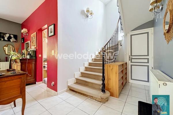 Maison à vendre 10 pièces de 172 m² à Jouy-le-Moutier