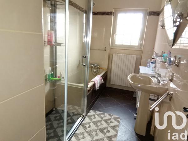 Maison 5 pièces de 102 m² à Argenton-sur-Creuse (36200)