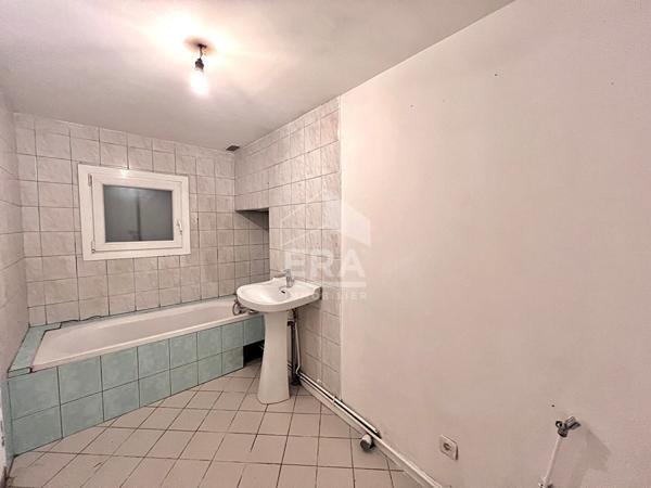 Maison ancienne - 3 chambres - 2 jardins 