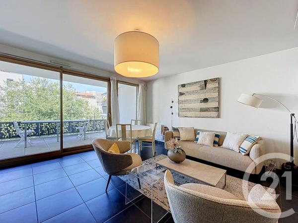 Appartement à vendre  5 pièces - 107 m 2   BRIGNAIS  - 69