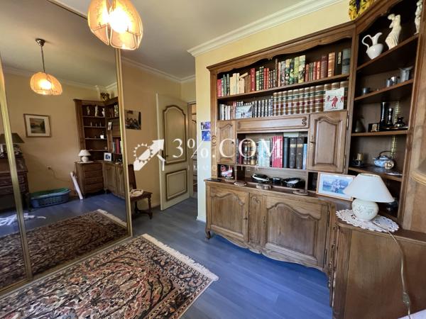 Maison
                                                                                                                                                                                                                                                                                                                        6 pièce(s)                                                                                                                                                                                                          4 chambre(s)                                                                                                                                                                                                          171  m²