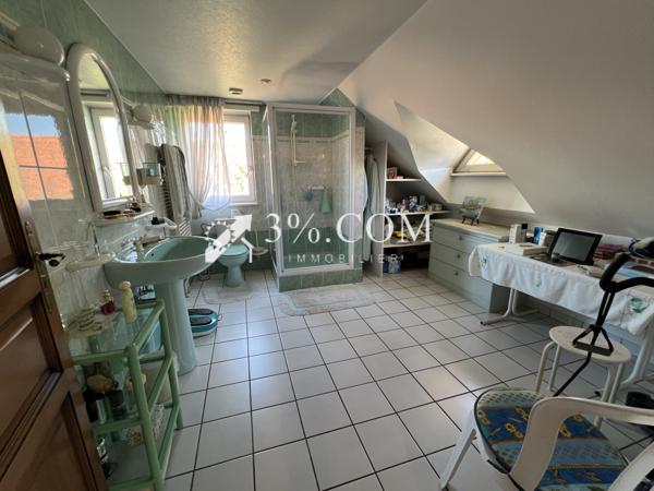 Maison
                                                                                                                                                                                                                                                                                                                        6 pièce(s)                                                                                                                                                                                                          4 chambre(s)                                                                                                                                                                                                          171  m²