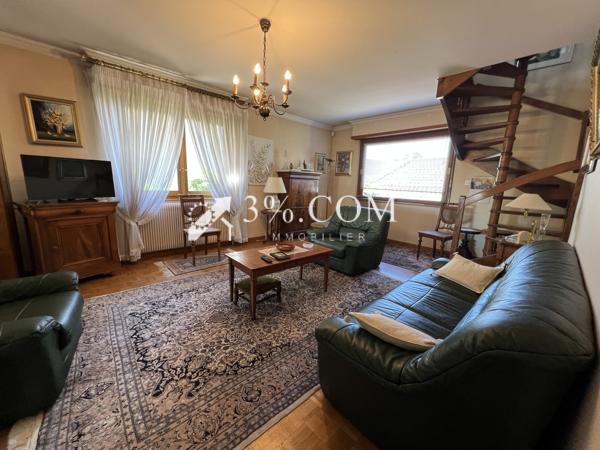 Maison
                                                                                                                                                                                                                                                                                                                        6 pièce(s)                                                                                                                                                                                                          4 chambre(s)                                                                                                                                                                                                          171  m²