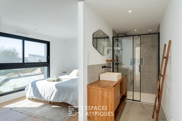 Architecture contemporaine avec piscine, à deux pas des plages