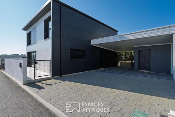 Architecture contemporaine avec piscine, à deux pas des plages