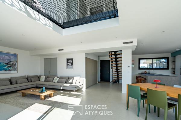 Architecture contemporaine avec piscine, à deux pas des plages