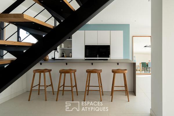 Architecture contemporaine avec piscine, à deux pas des plages