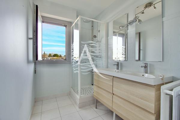 MONTPELLIER - ESTANOVE : BEL APPARTEMENT DE 4 PIÈCES - 92 M2 - GRANDE TERRASSE - PARKING - CAVE - PISCINE - TENNIS - BOULODROME - ARRET TRAMWAY ESTANOVE À PROXIMITÉ IMMÉDIATE.