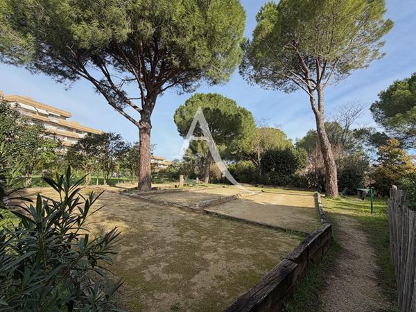 MONTPELLIER - ESTANOVE : BEL APPARTEMENT DE 4 PIÈCES - 92 M2 - GRANDE TERRASSE - PARKING - CAVE - PISCINE - TENNIS - BOULODROME - ARRET TRAMWAY ESTANOVE À PROXIMITÉ IMMÉDIATE.