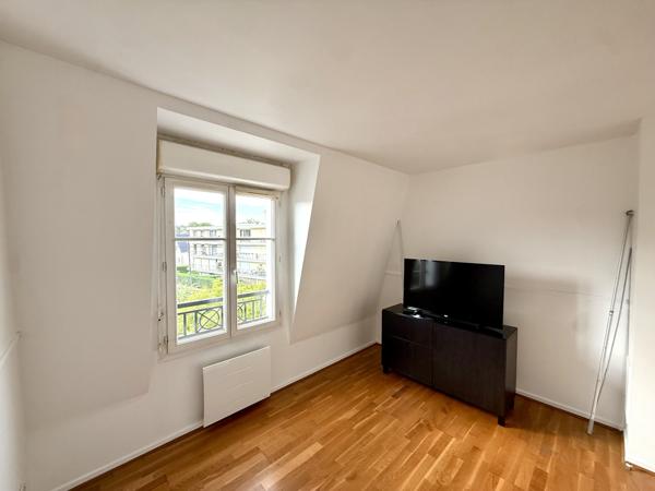 Pavillons-sous-Bois (93320) Appartement DUPLEX F5 avec balcon, cave, parking, proche Tramway