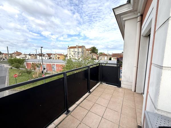 Pavillons-sous-Bois (93320) Appartement DUPLEX F5 avec balcon, cave, parking, proche Tramway