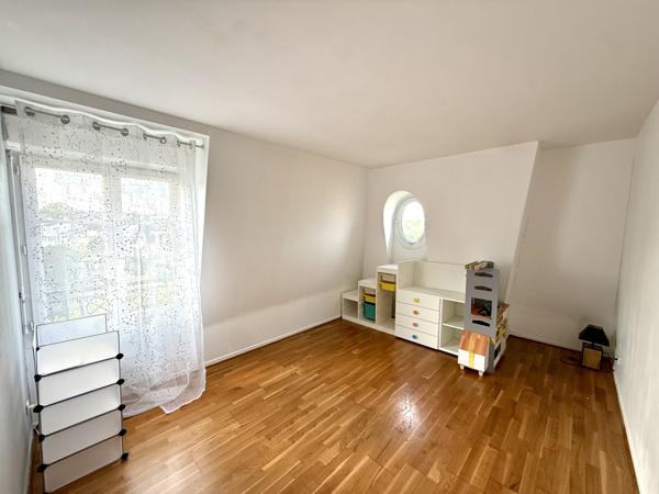 Pavillons-sous-Bois (93320) Appartement DUPLEX F5 avec balcon, cave, parking, proche Tramway
