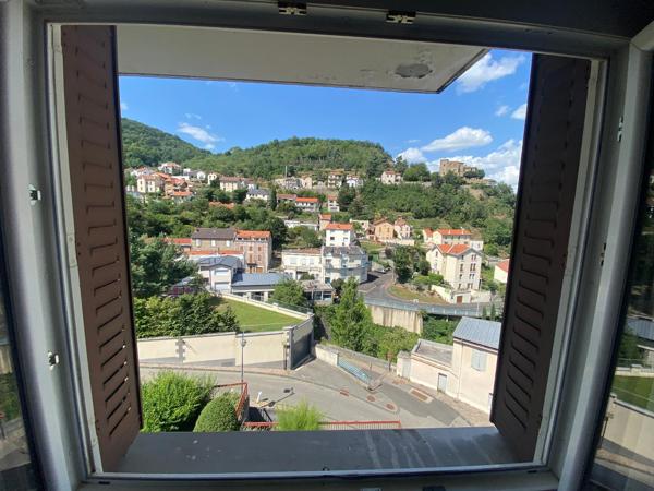 Appartement 5 pièces de 95 m² à Royat
