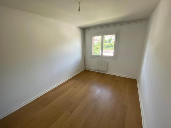 Appartement 5 pièces de 95 m² à Royat