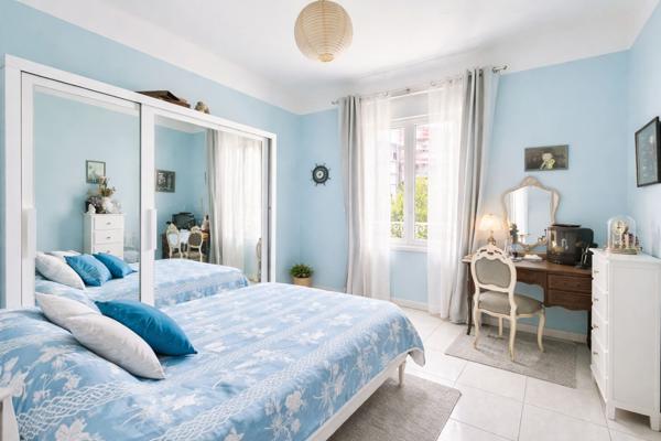 PROXIMITE DU CENTRE VILLE - VILLA AVEC JARDIN - 4 - 5 CHAMBRES