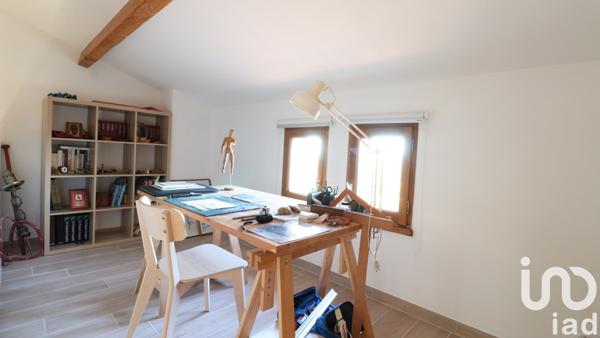 Maison traditionnelle 5 pièces de 156 m² à Saint-Maximin-la-Sainte-Baume (83470)