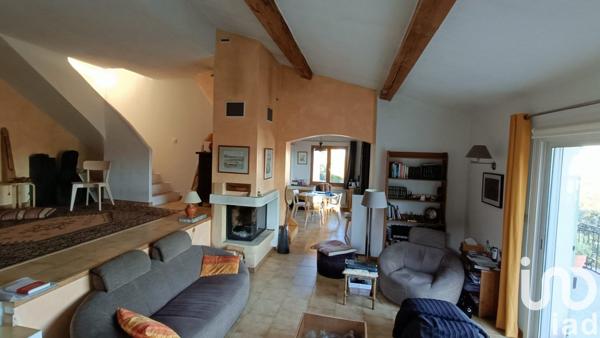 Maison traditionnelle 5 pièces de 156 m² à Saint-Maximin-la-Sainte-Baume (83470)