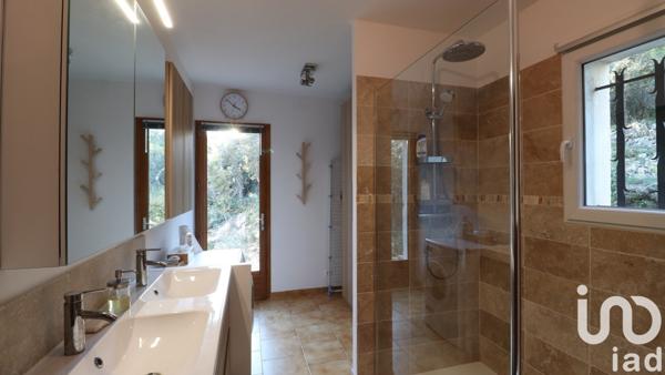 Maison traditionnelle 5 pièces de 156 m² à Saint-Maximin-la-Sainte-Baume (83470)