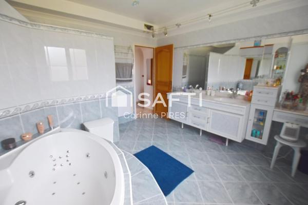 Maison familiale T 5/6 de 155 m² sur terrain de 2754 m² avec sous sol complet