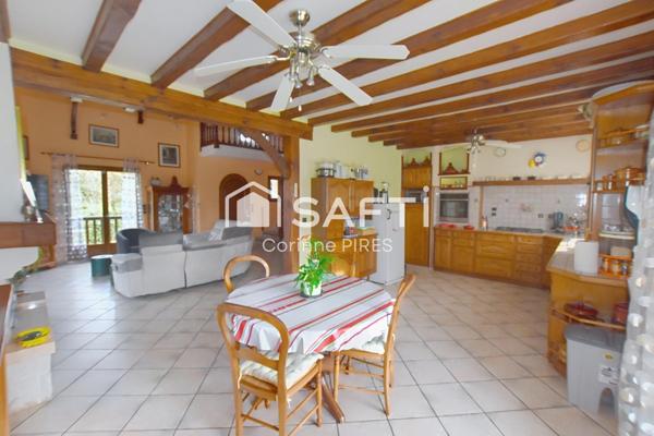 Maison familiale T 5/6 de 155 m² sur terrain de 2754 m² avec sous sol complet