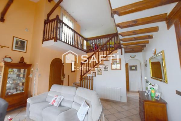 Maison familiale T 5/6 de 155 m² sur terrain de 2754 m² avec sous sol complet