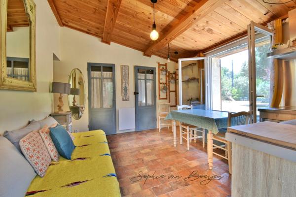Maison à vendre 10 pièces EGUILLES (13), maison avec dépendances de 215 m², sur 3 230 m² avec piscine