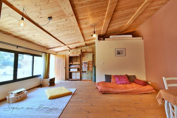 Maison à vendre 10 pièces EGUILLES (13), maison avec dépendances de 215 m², sur 3 230 m² avec piscine