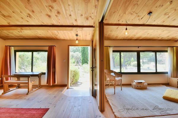 Maison à vendre 10 pièces EGUILLES (13), maison avec dépendances de 215 m², sur 3 230 m² avec piscine