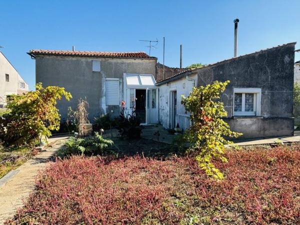 Maison ancienne à rénover avec dépendances