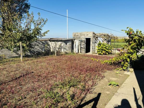 Maison ancienne à rénover avec dépendances