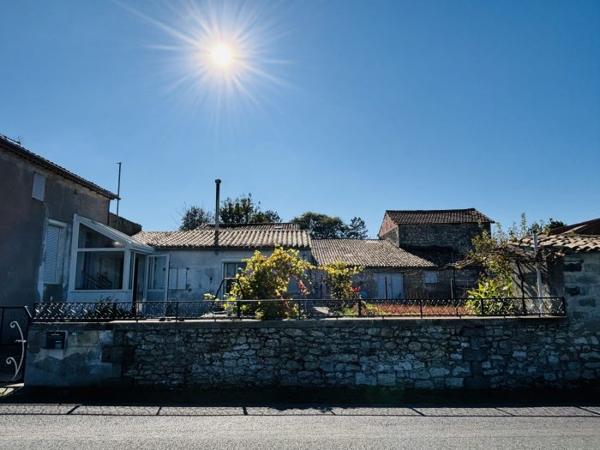 Maison ancienne à rénover avec dépendances