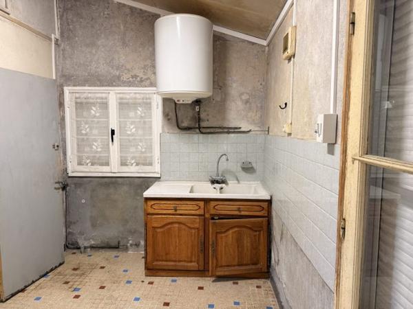 Maison ancienne à rénover avec dépendances