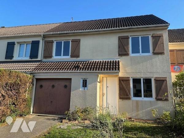 Pavillon de type 5 pièces, élevé sur un sous-sol/cave et édifié sur un terrain de 280 m² (source du