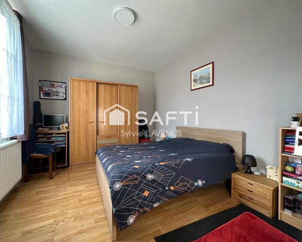 A OULCHY-LE-CHÂTEAU 02, MAISON DE CARACTERE DE 145 M2, AVEC SOUS-SOL ET  GARAGES SUR SON TERRAIN CLOS DE 603 M2.