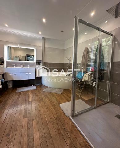 A OULCHY-LE-CHÂTEAU 02, MAISON DE CARACTERE DE 145 M2, AVEC SOUS-SOL ET  GARAGES SUR SON TERRAIN CLOS DE 603 M2.