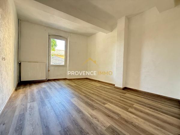 Mouriès (13890) Maison de village T6 avec garage à Mouriès