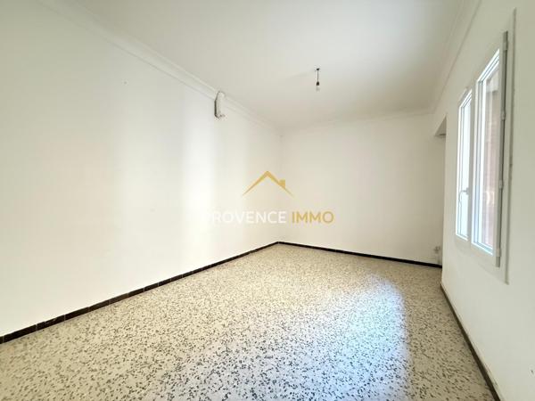 Mouriès (13890) Maison de village T6 avec garage à Mouriès