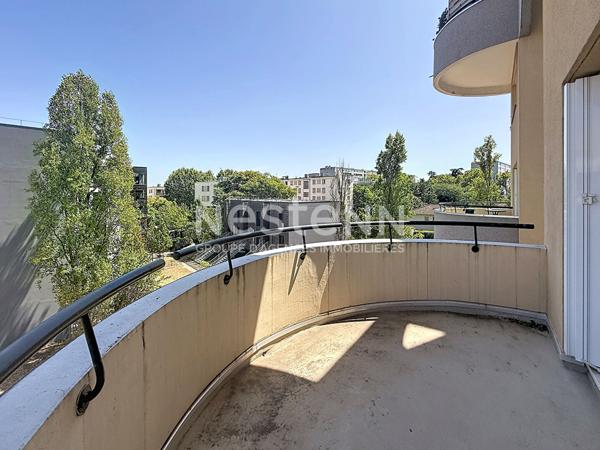 Appartement Duplex 4 Pièces avec Balcon Cave et Garage - 69500 BRON