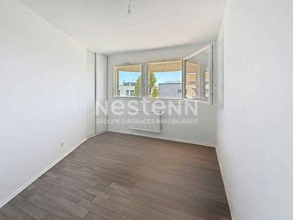 Appartement Duplex 4 Pièces avec Balcon Cave et Garage - 69500 BRON