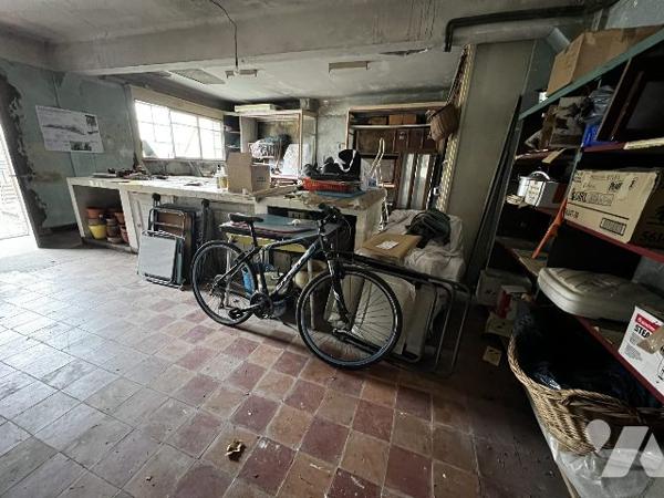 Ancien local commercial 84m², fort potentiel d'aménagement