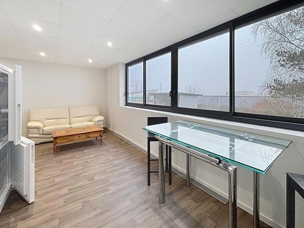 Location bureau Saint-Florentin - 53 m² - 650 €/mois
