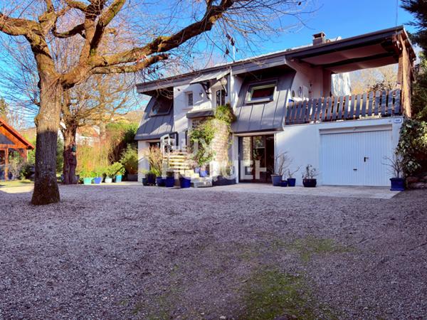 MAISON D'ARCHITECTE DE 6 PIÈCES (192m2) À SAINTRY-SUR-SEINE