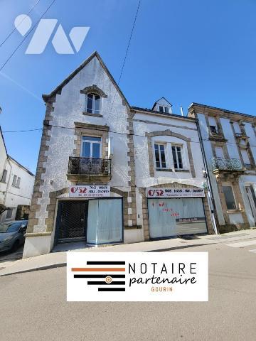 Maison à usage d'habitation et de commerce