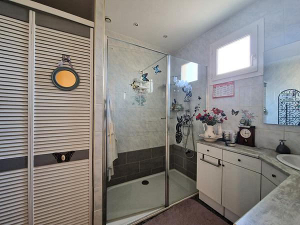 Maison avec vie de plain-pied 96 m² - ECOUFLANT