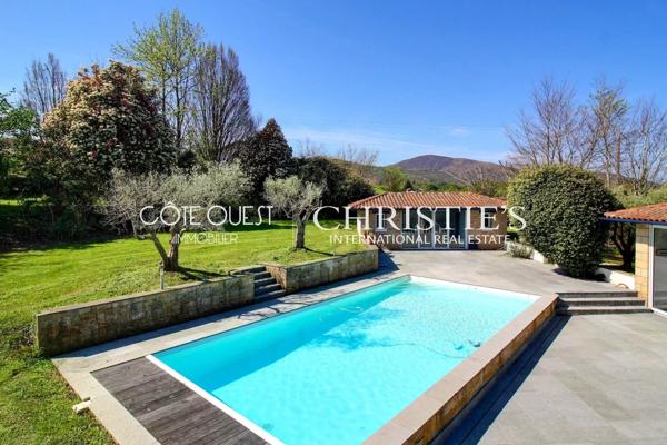 À vendre Urrugne – Maison avec piscine vue montagnes
