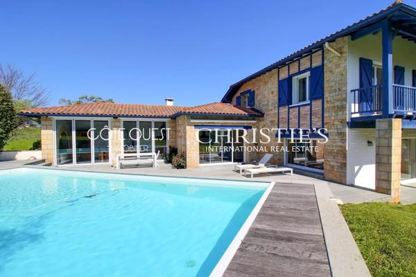 À vendre Urrugne – Maison avec piscine vue montagnes