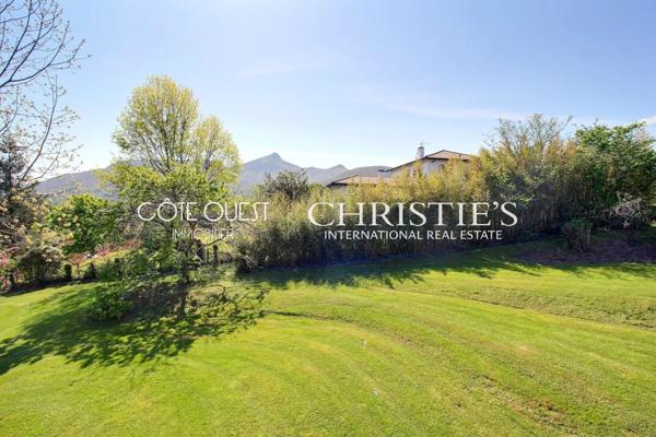 À vendre Urrugne – Maison avec piscine vue montagnes