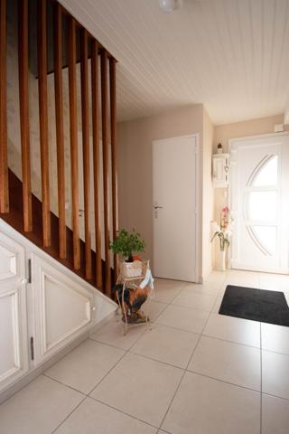 Maison semi-individuelle 3 chambres, aucun travaux